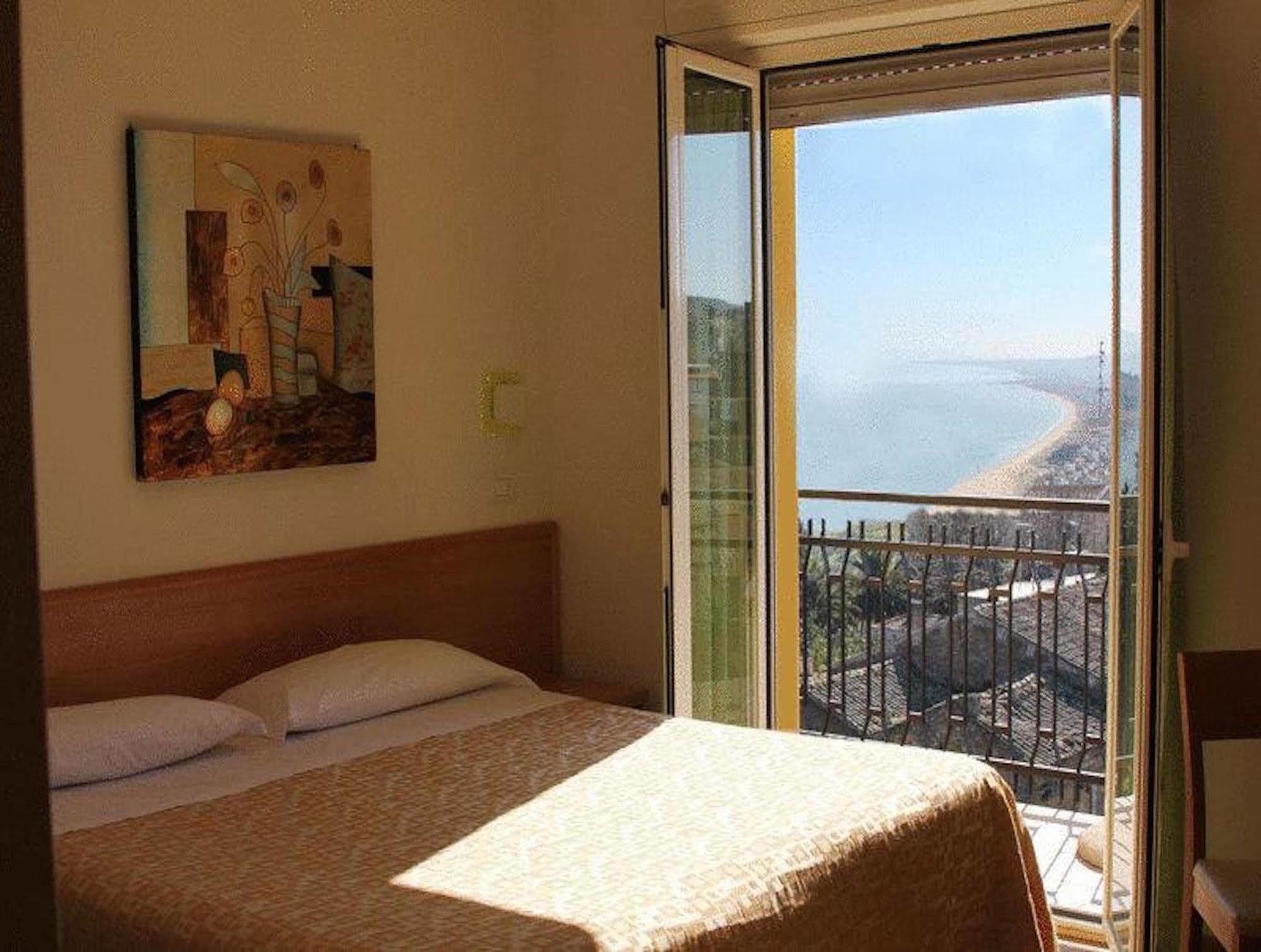 Hotel Dei Sette Васто Экстерьер фото