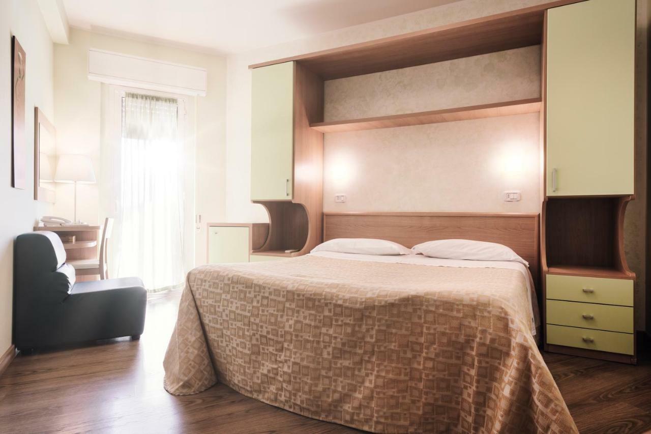 Hotel Dei Sette Васто Экстерьер фото